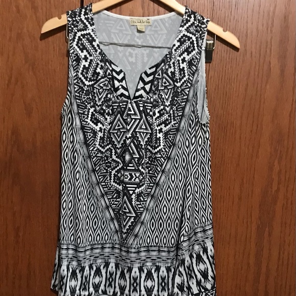 live and let live Tops - Women’s Live And Let Live Size Medium Sleeveless Black White Tunic Print
